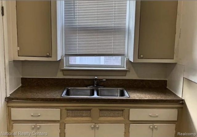 8227 Coyle Street, Detroit, MI 48228