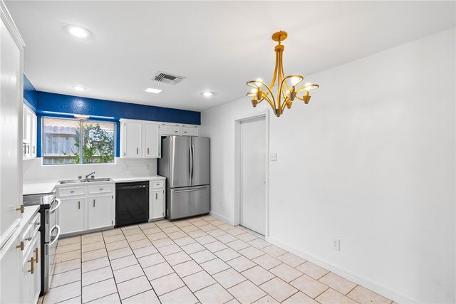 1620 Memorial Pkwy, Portland, TX 78374
