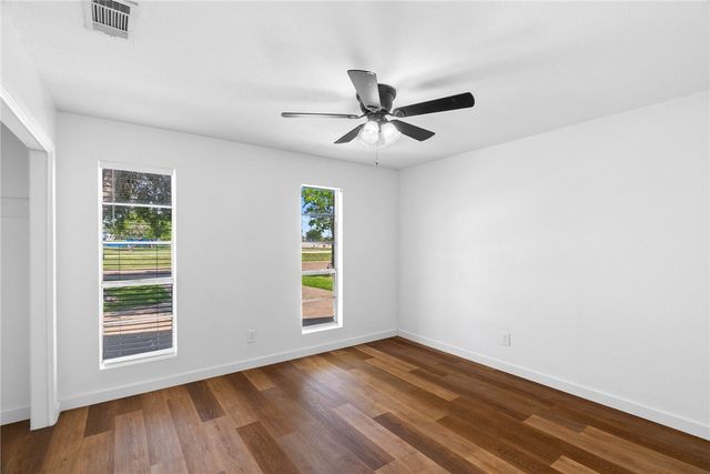 1620 Memorial Pkwy, Portland, TX 78374