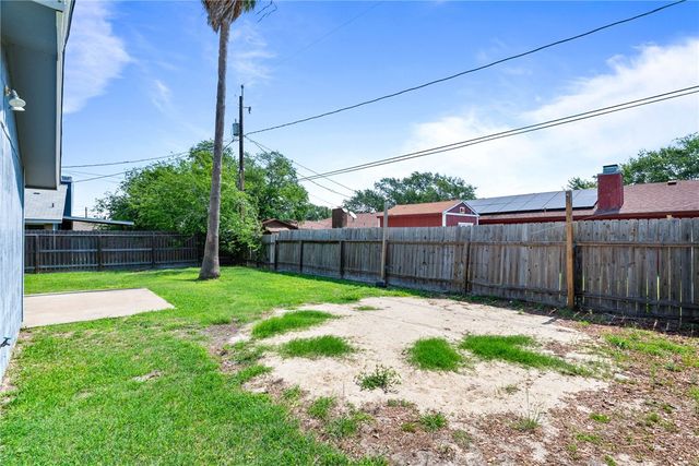 1620 Memorial Pkwy, Portland, TX 78374
