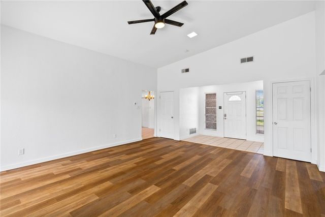 1620 Memorial Pkwy, Portland, TX 78374