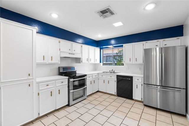 1620 Memorial Pkwy, Portland, TX 78374