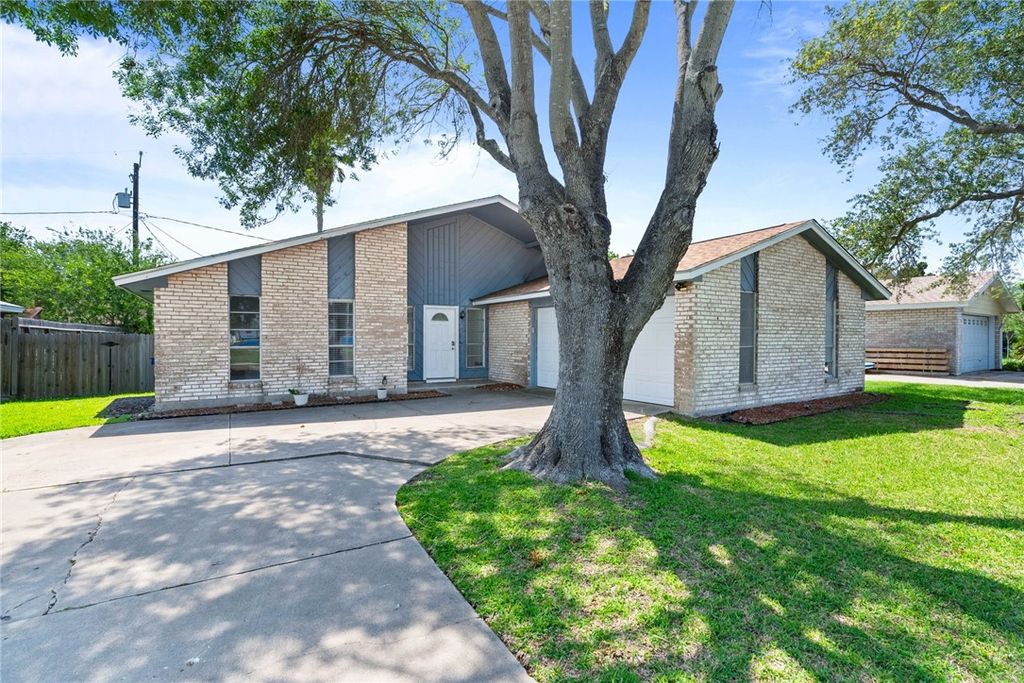 1620 Memorial Pkwy, Portland, TX 78374