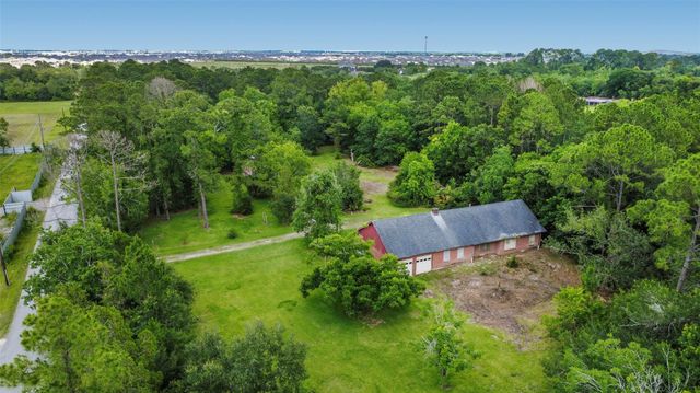 2101 Avenue L, Santa Fe, TX 77510