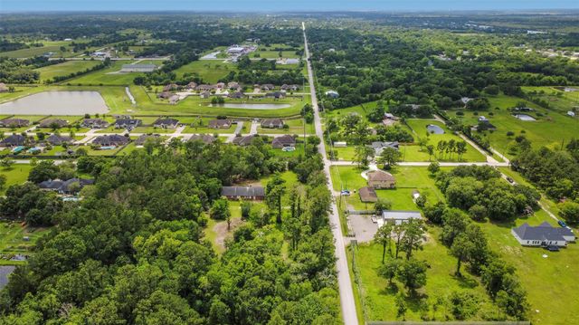 2101 Avenue L, Santa Fe, TX 77510