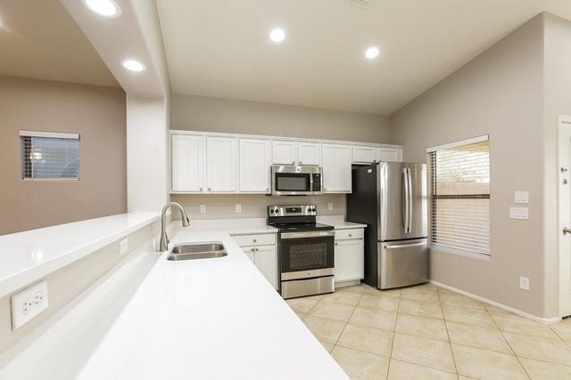 7110 W Superior Avenue, Phoenix, AZ 85043