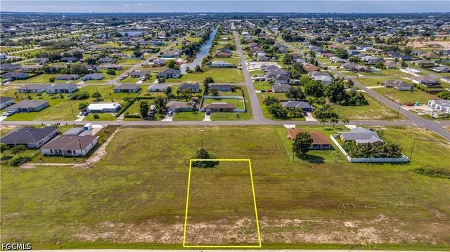 1316 Diplomat PKWY E, Cape Coral, FL 33909