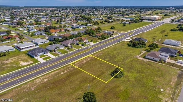 1316 Diplomat PKWY E, Cape Coral, FL 33909