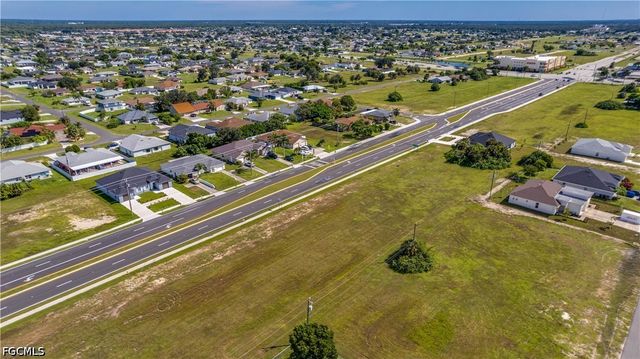 1316 Diplomat PKWY E, Cape Coral, FL 33909