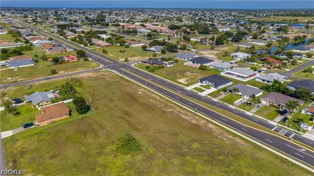 1316 Diplomat PKWY E, Cape Coral, FL 33909