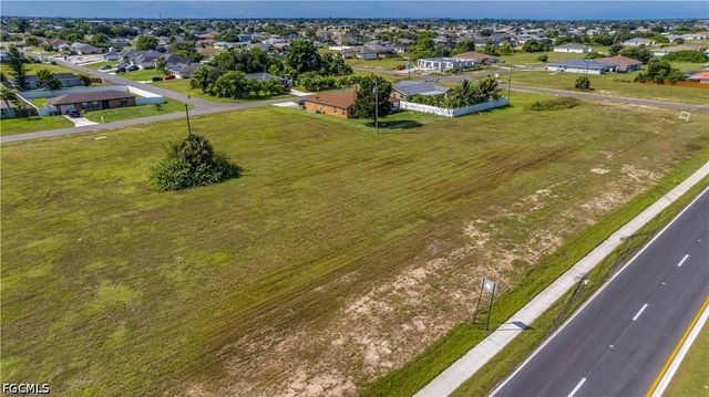 1316 Diplomat PKWY E, Cape Coral, FL 33909