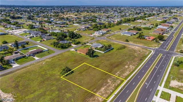 1316 Diplomat PKWY E, Cape Coral, FL 33909