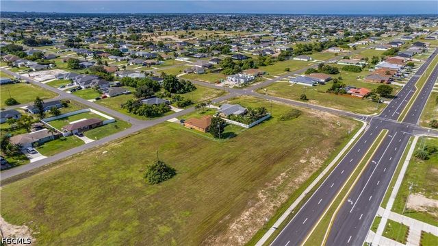 1316 Diplomat PKWY E, Cape Coral, FL 33909