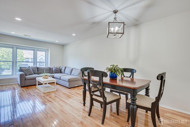 5 Heritage Square, Sayreville, NJ 08872