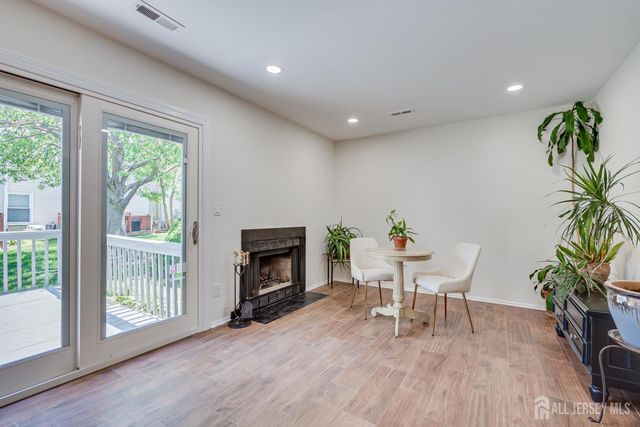5 Heritage Square, Sayreville, NJ 08872