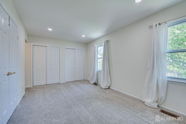 5 Heritage Square, Sayreville, NJ 08872