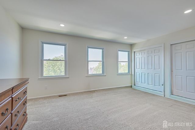 5 Heritage Square, Sayreville, NJ 08872