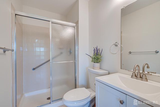 5 Heritage Square, Sayreville, NJ 08872