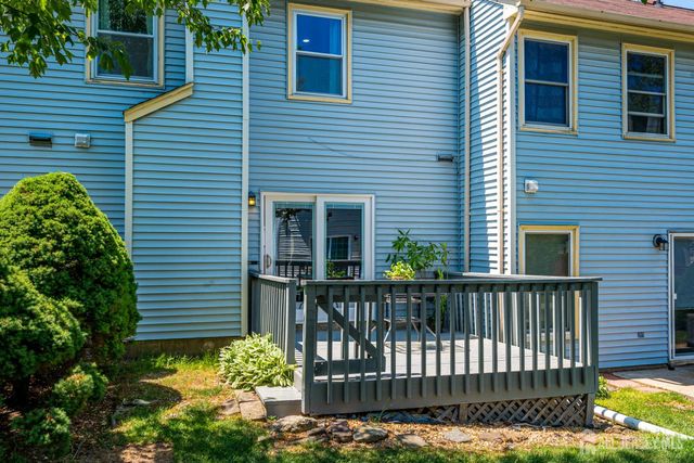 5 Heritage Square, Sayreville, NJ 08872
