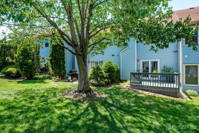 5 Heritage Square, Sayreville, NJ 08872
