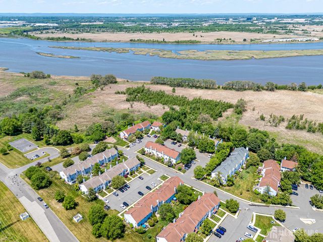 5 Heritage Square, Sayreville, NJ 08872
