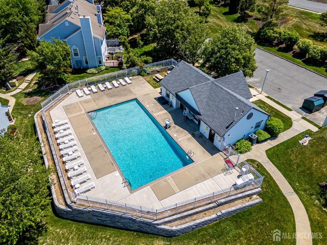 5 Heritage Square, Sayreville, NJ 08872