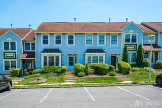5 Heritage Square, Sayreville, NJ 08872