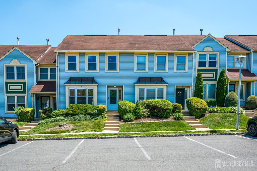 5 Heritage Square, Sayreville, NJ 08872