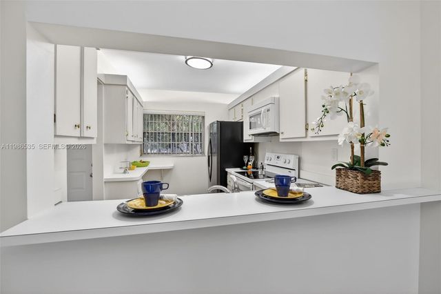 1831 Sabal Palm Dr 306, Davie, FL 33324