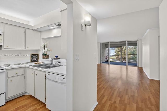 1831 Sabal Palm Dr 306, Davie, FL 33324