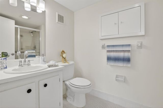 1831 Sabal Palm Dr 306, Davie, FL 33324