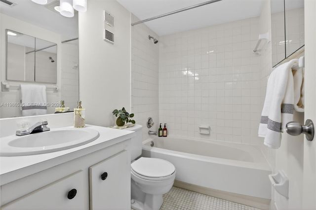 1831 Sabal Palm Dr 306, Davie, FL 33324