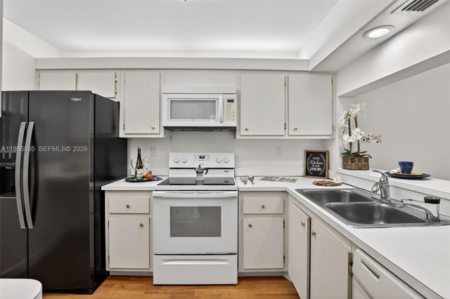 1831 Sabal Palm Dr 306, Davie, FL 33324