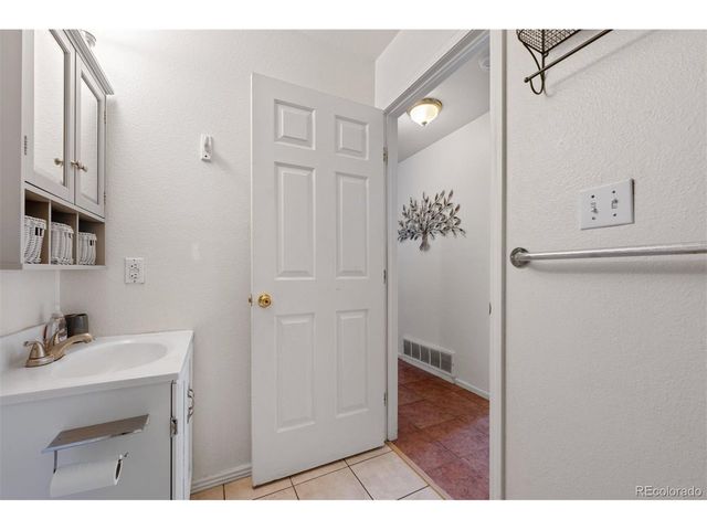 219 W Harmony Dr 221, Pueblo, CO 81007