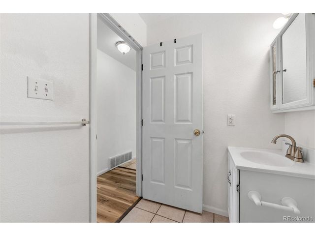 219 W Harmony Dr 221, Pueblo, CO 81007