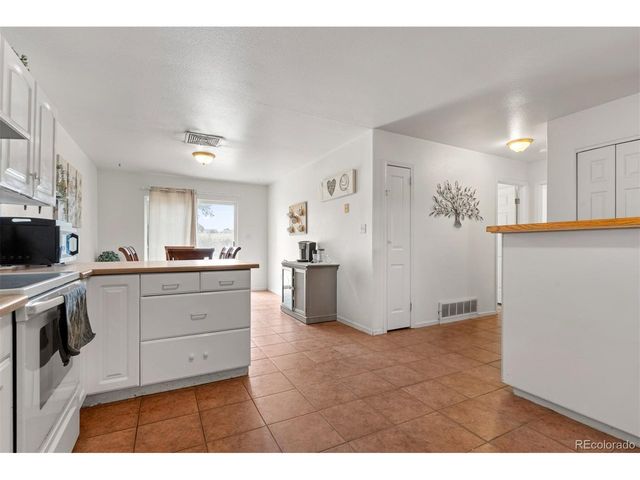 219 W Harmony Dr 221, Pueblo, CO 81007