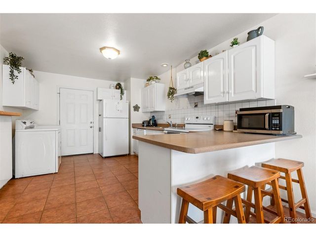 219 W Harmony Dr 221, Pueblo, CO 81007