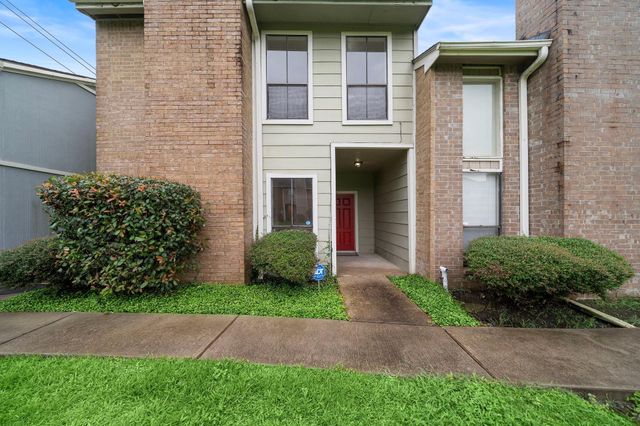 8433 Wednesbury Lane, Houston, TX 77074
