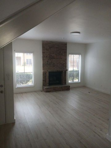 8433 Wednesbury Lane, Houston, TX 77074