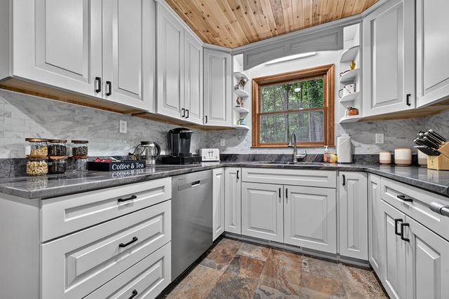 98 Bear Lane, Blue Ridge, GA 30513