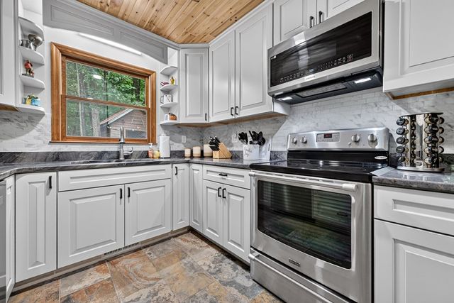 98 Bear Lane, Blue Ridge, GA 30513