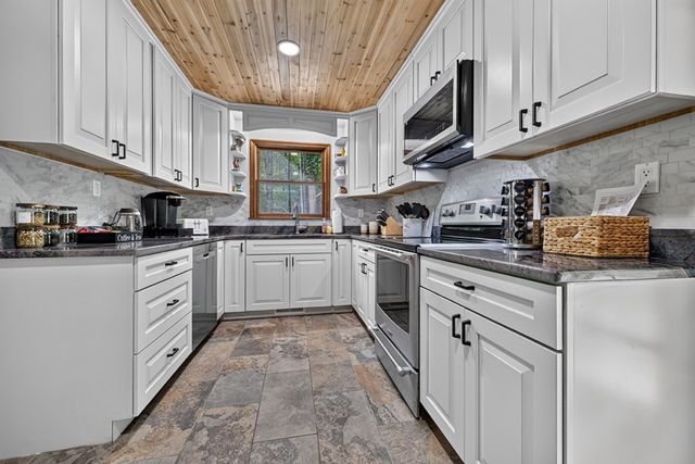 98 Bear Lane, Blue Ridge, GA 30513