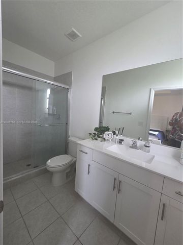 21124 NE 8th Avenue 211, Miami, FL 33179