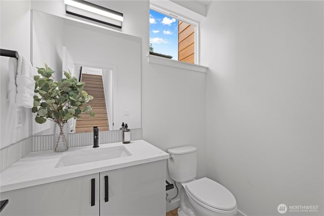 1706 B N 47th Street, Seattle, WA 98103