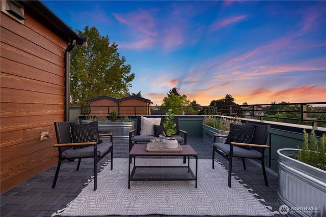 1706 B N 47th Street, Seattle, WA 98103