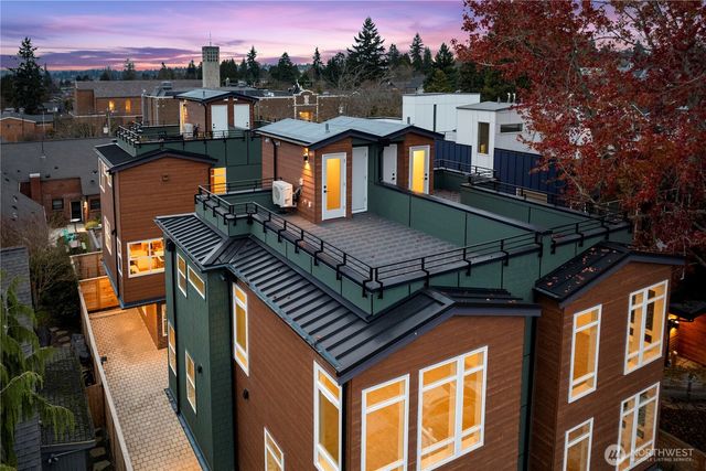 1706 B N 47th Street, Seattle, WA 98103