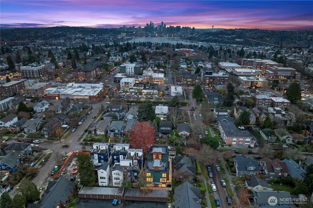 1706 B N 47th Street, Seattle, WA 98103