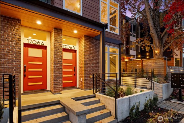 1706 B N 47th Street, Seattle, WA 98103