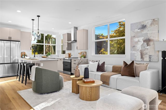 1706 B N 47th Street, Seattle, WA 98103