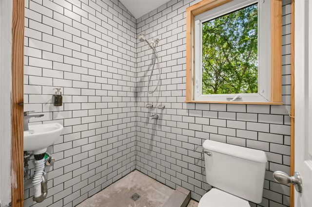 8200 Wavertree CT, Austin, TX 78745